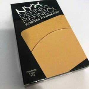 NYX DEFINE & REFINE POWDER FOUNDATION GOLDEN